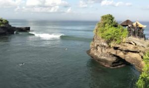 Tanah Lot Surfing